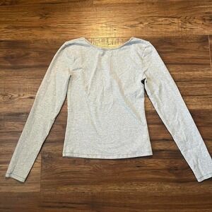 Aritzia TNA Chill Long Sleeve Open Back Top Grey Scoop Neck Women Medium Classic